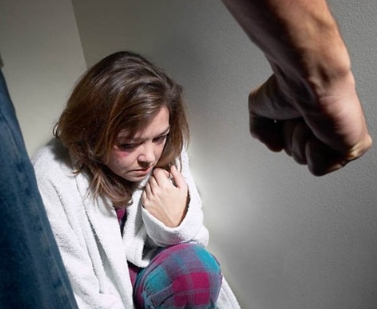 Discussioni fermane sul "Femminicidio" - La prospettiva positiva offerta dal sacramento del Matrimonio può aiutare l'uomo di oggi a superare questo triste fenomeno